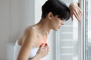 woman with pain in chest