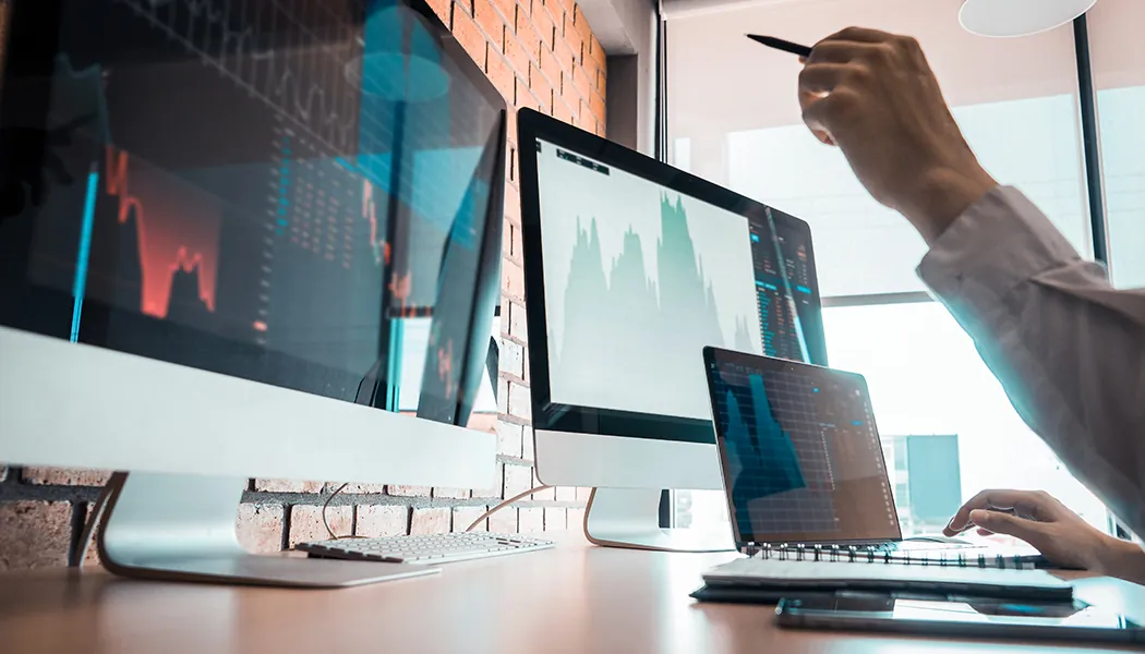 Business,,Do,This,Deal,On,A,Stock,Exchange.,People,Working