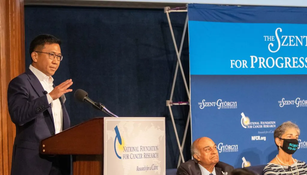 Hai Yan Speaking with panel